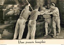 Vignes - Vieux Pressoir Beaujolais - Mention Photographie Véritable - Carte Dent