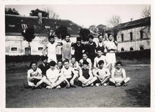 ANCIENNE PHOTOGRAPHIE CLUB SPORTIF ? GROUPE DE JEUNES HOMMES
