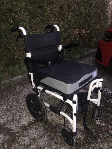 Fauteuil handicapé - handicapé,