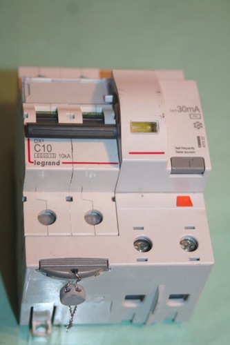 Disjoncteur différentiel - ,