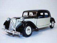 CITROEN TRACTION 15CV bicolore blanc & noir 1/18