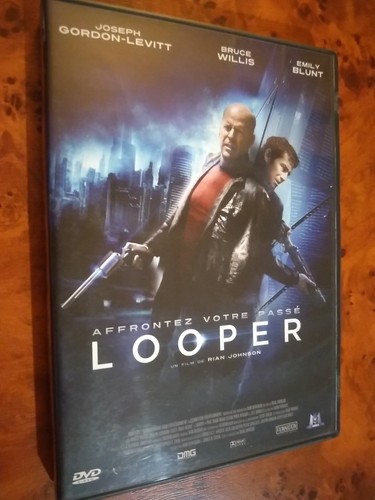 Looper bruce willis - , emily