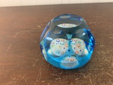 Presse papier millefiori en cristal de Murano ?
