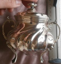 Sucrier italien tripode en argent massif torsadé à anses feuillagées - Titre 800