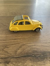 Ancienne voiture Norev