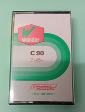 1 cassette audio ( PILES )