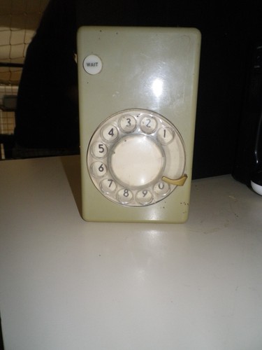 Telephone mural ancien - telephone,