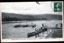 GENIE MILITAIRE / CONSTRUCTION animée d'un PONT FLOTTANT avec BATEAUX début 1900