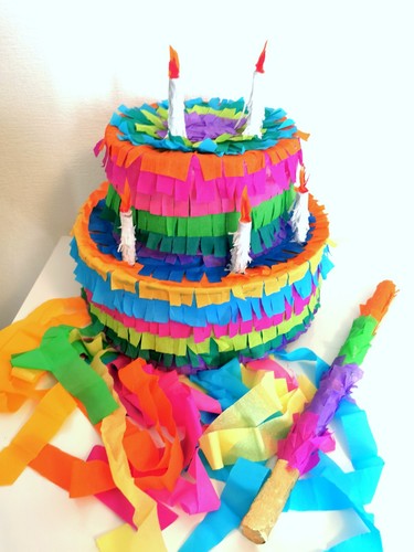 Pinata gâteau anniversaire - gâteau, d'anniversaire