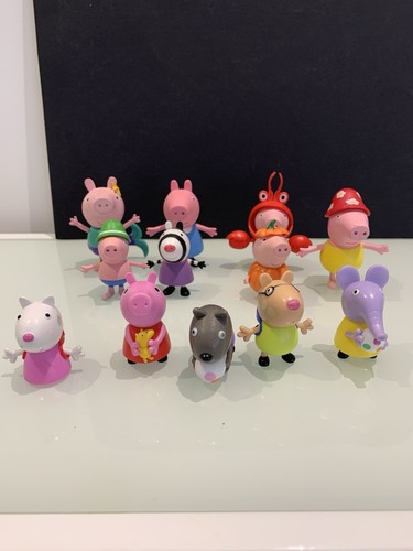 Figurine peppa pig abd one - pig,