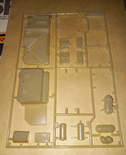 TAMIYA 1/12 PORSCHE 934 RSR PARTS PIECES SUR GRAPPE " J " RESERVOIR BATTERIE etc