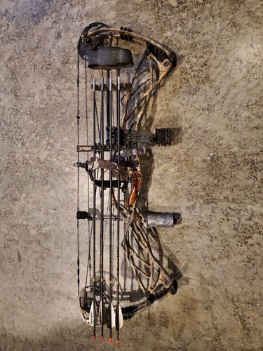 Hoyt defiant compound bow - 34,