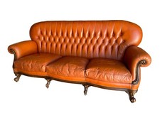 Élégant canapé Chesterfield