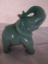 Eléphant en pierre naturelle