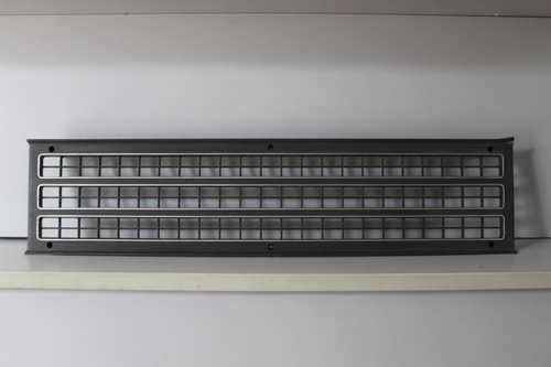 Grille masquerine antérieure - masquerine,