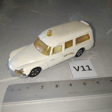 vintage MAJORETTE  [V11] - DS 21 ambulance - n° 206 - éche 1/65