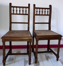2 chaises ANCIENNES en bois