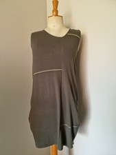 SARAH PACINI : SUPERBE TUNIQUE KAKIE LISERÉ VERT JAUNE 