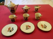 Ancienne dinette service à café en porcelaine décor jeux d'enfants