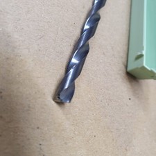 foret 2 levres trou d'huile