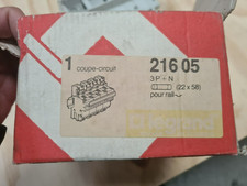 Coupe-circuit 3P + N  LEGRAND 216 05