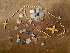 Lot De Médailles Religieuses Chapelet Sainte Vierge Fatima Lourdes Crucifix