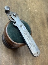 Ouvre Boîte  outils anciens