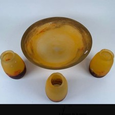 JOLI LOT DE,3 TULIPES ET 1 VASQUE EN VERRE MARMORÉEN SIGNÉ;« DEGUE ».POUR LUSTRE