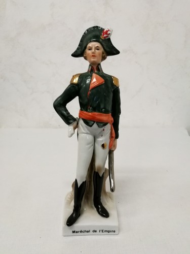 Statuette porcelaine - statuette,