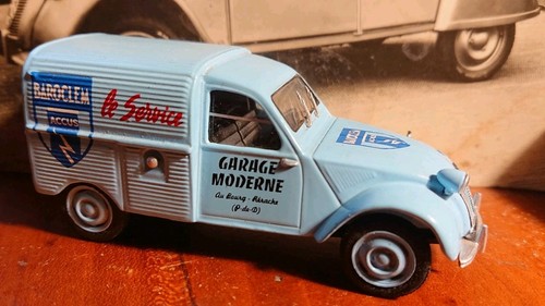 Citroen camionnette azu - 2,