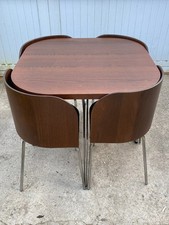 Ensemble sam table et 4