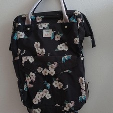 Sac à dos en vinyle noir Cath