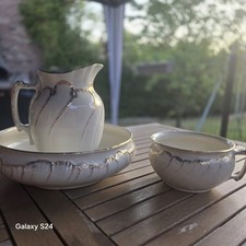 Ancien nécessaire de toilette