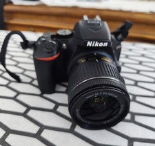 Nikon D5600 24,7 Mpix Appareil Photo Numérique avec AF-P DX 18-55 VR Objectif -