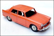 DINKY TOYS JUNIOR FRANCE 101 PEUGEOT BERLINE 404 VERSION 1  A TOIT LISSE de 1962