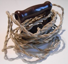 ANCIEN PETIT FER A REPASSER