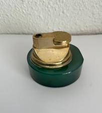 Ancien briquet à gaz base résine ? vert foncé