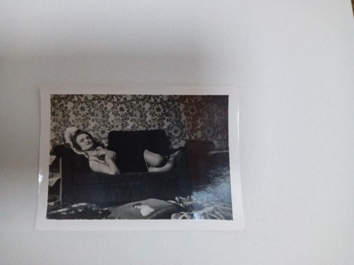 Portrait femme sur le - de,
