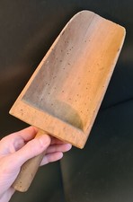 Pelle en bois.