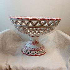 Coupe ajourée sur pied –