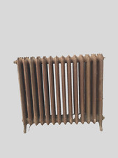 Radiateurs Ancien Fleuri  En Fonte de fer à quatorze lames . XX siècle .