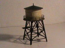 maquette HO FALLER/ CHATEAU D EAU SUR BASE BOIS/ ANCIEN/ OCCASION