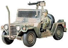 Série miniature militaire 1/35 n°123 US Army M151A2 Ford Matt Kennedy Jeep