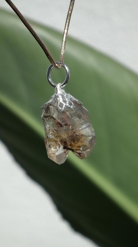 Pendentif cristal réactif - en,