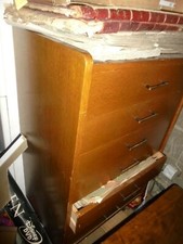 Petit Meuble A 7 Tiroirs de