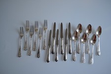 Orfèvre Saint Médard ménagère service à dessert métal argenté 18 pièces