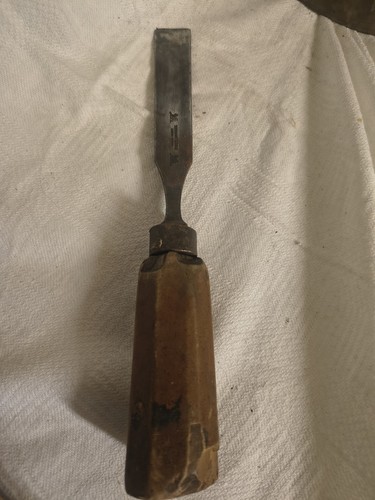 Ancien ciseau bois peugeot - ancien,