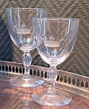 11 verres en cristal gravés