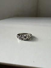 Petite bague en argent décor