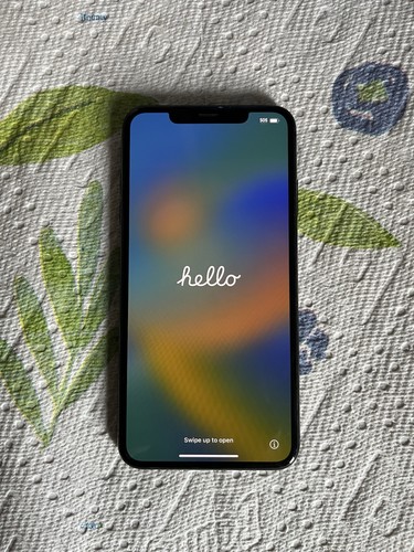 Apple iphone max unlocked - xs,
